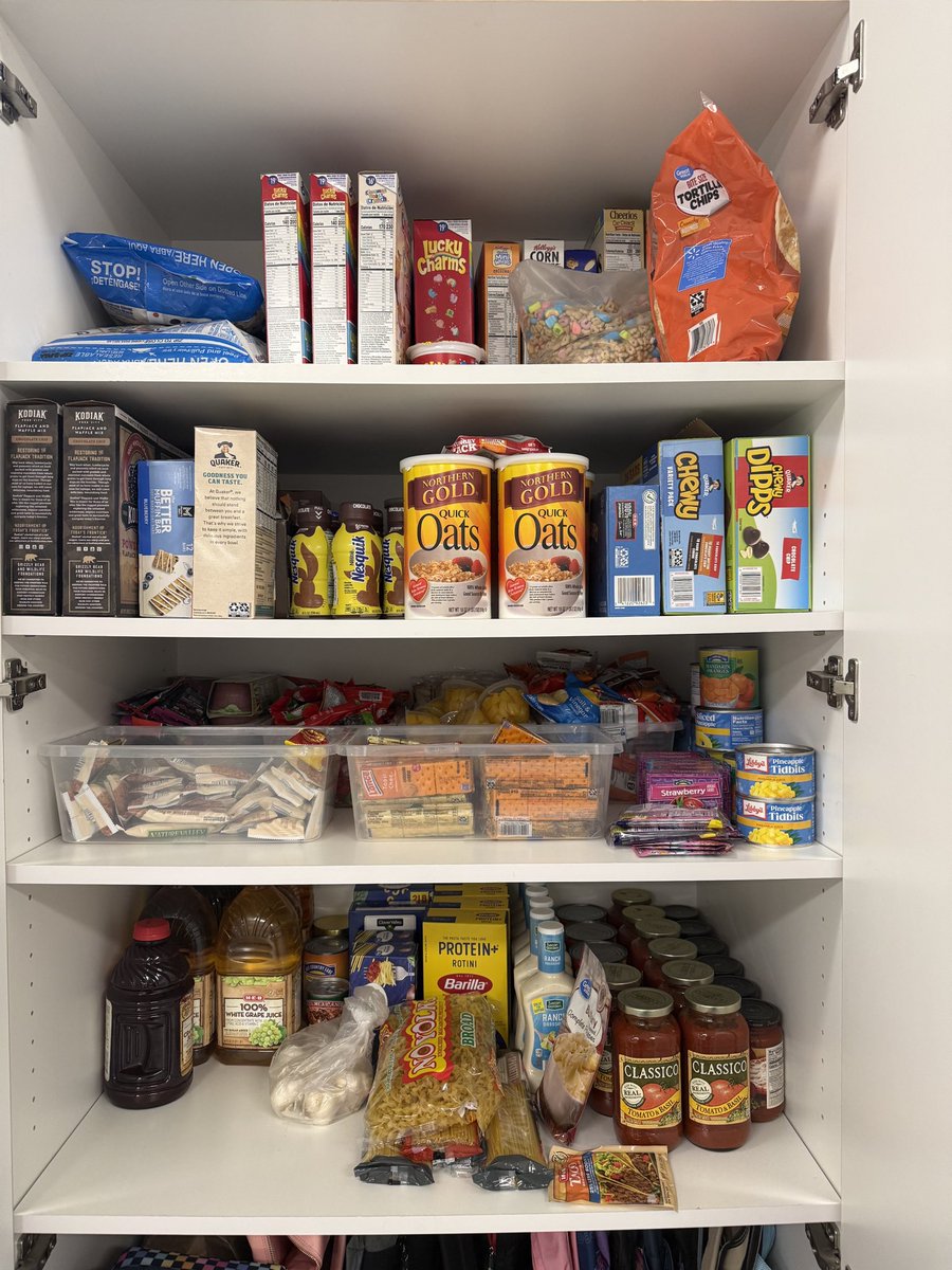 Charter Oak is strengthening its community with the Cheetah Pantry, offering weekly meal kits to families in need. If you’re interested in supporting, you can donate food items or funds at bit.ly/4i4BR8k Every contribution makes an impact.🍎

bisd.net/news
