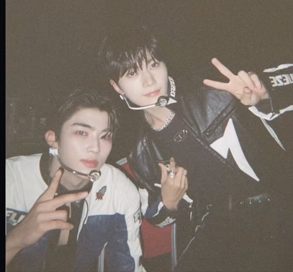 riii_gm_'s tweet image. Glad to know they are stuck with each other all the freakin damn time