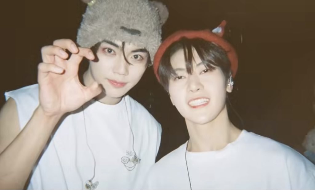 riii_gm_'s tweet image. Glad to know they are stuck with each other all the freakin damn time