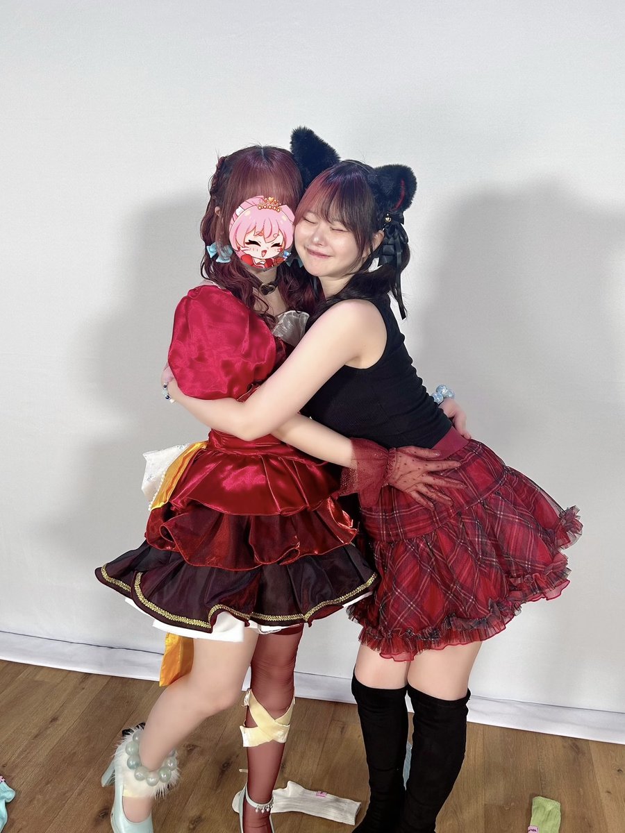 kanademimimi's tweet image. 【 コラボ 】

整形アイドル轟ちゃんと
『ルカルカ★ナイトフィーバー』踊りました🕺🕺

撮影の日 時間が余って急遽もう1曲撮れまして、轟ちゃんは振り付けが体に染み込んでいて、おさらいなしで踊れててさすがでした！！！

shorts
youtube.com/shorts/2FivRaD…

TikTok
vt.tiktok.com/ZSfRP6UjH/