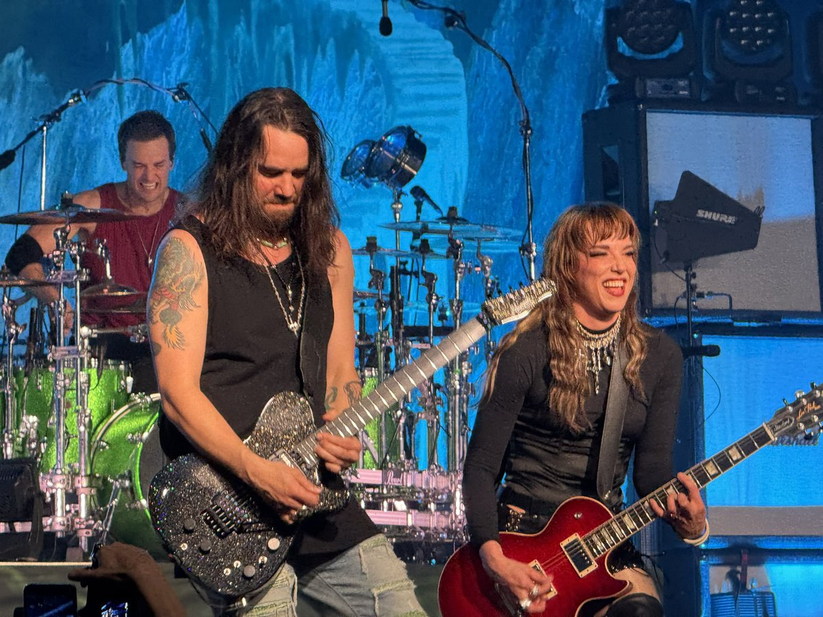 La Riviera   Este sábado , grandes Halestorm !!