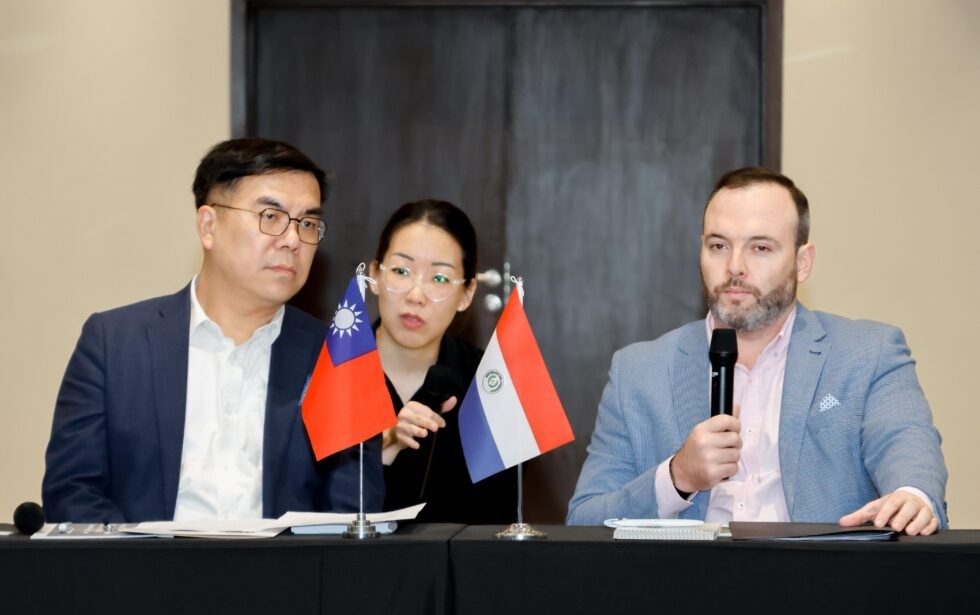 IPParaguay's tweet image. Ministros de Paraguay y Taiwán consolidan agenda estratégica de cooperación ambiental y sostenibilidad

ip.gov.py/ip/2025/11/18/…