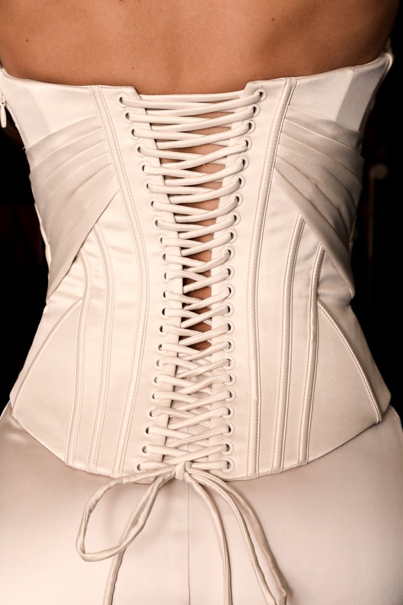 HouseOfCB's tweet image. The dreamiest dress. Meet Eve✨