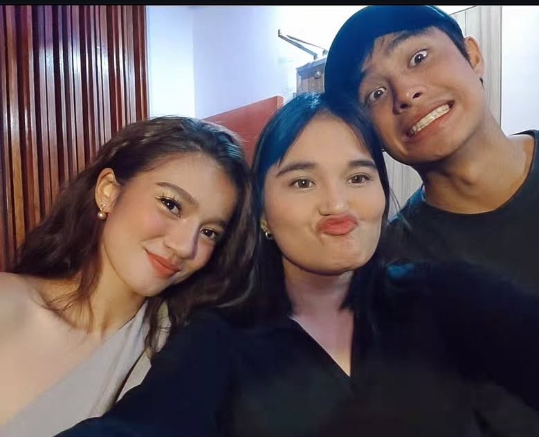 doughnbil's tweet image. november 24, 2024, same day with star magical christmas ball. nasa recording studio sila 😊