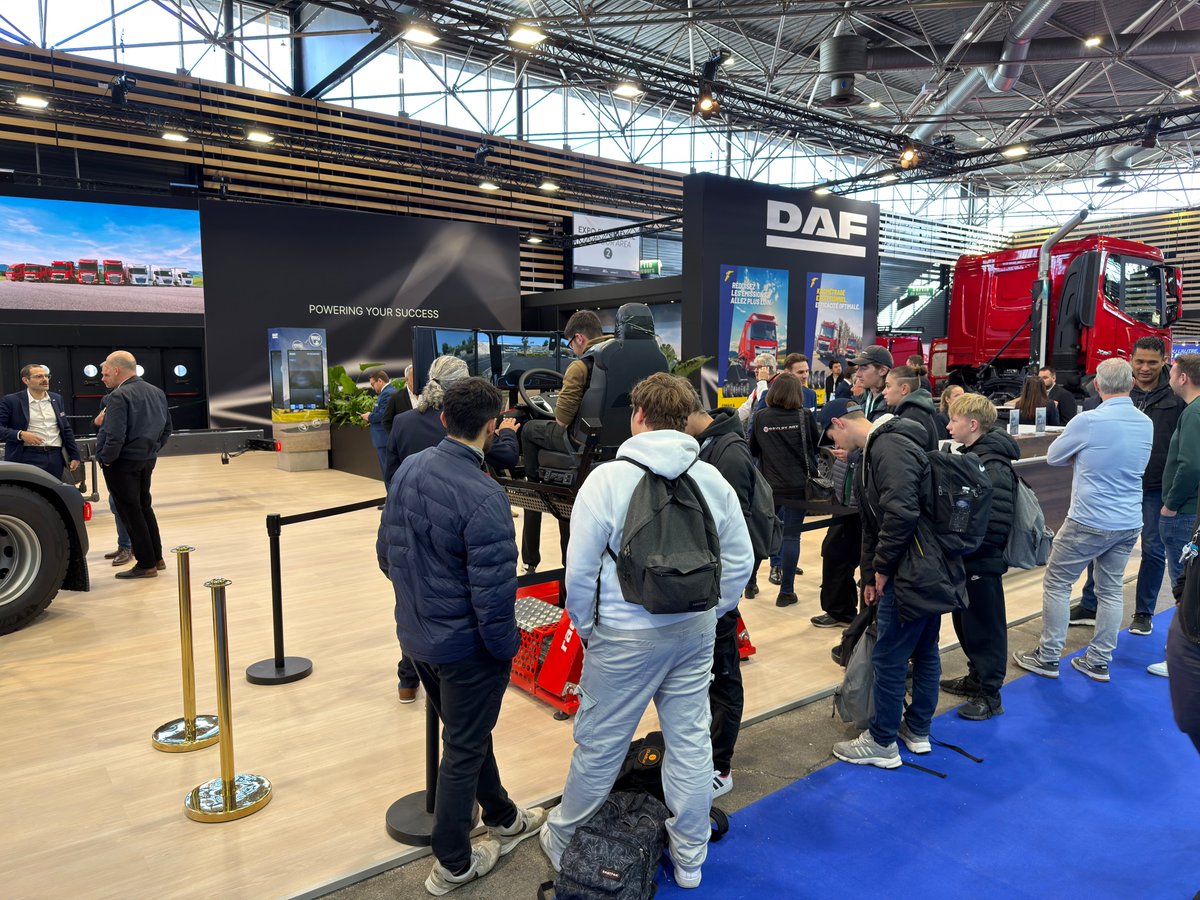 SCSsoftware's tweet image. A big shout-out to our friends at @DAFTrucksNV, who are featuring one of our 4D Motion Sims at their booth at @SOLUTRANS! 🚛🇫🇷

If you’re in Lyon, France this week, be sure to swing by their stand &amp;amp; say hello to the team! We&apos;re happy to be helping support them at this event 🙌