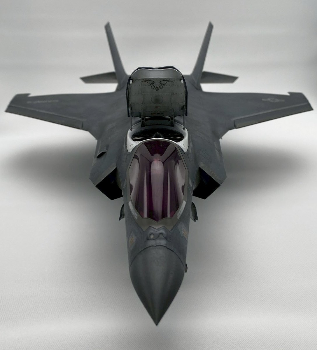 Zeiram777's tweet image. 製作代行の作品、無事納品完了✅
撮影は依頼者様。

#タミヤ
#1/48
#F35B