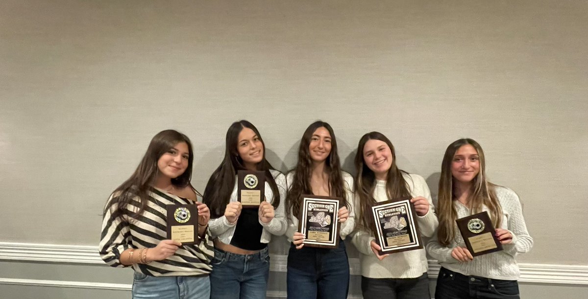 All Section Crew &amp; More👏🏼Ingrid Murphy All Section Elite 12 &amp; Player of The Year. Cara Acocella All Section. Alexa Lacatena All Section HM Goalkeeper of the Year. Madison Mazzella All Section HM. Catherine Borzellino All Section HM. <a href="/DGonzalezAAD/">Danny Gonzalez</a> <a href="/htown_huskies/">Harrison Athletics</a>