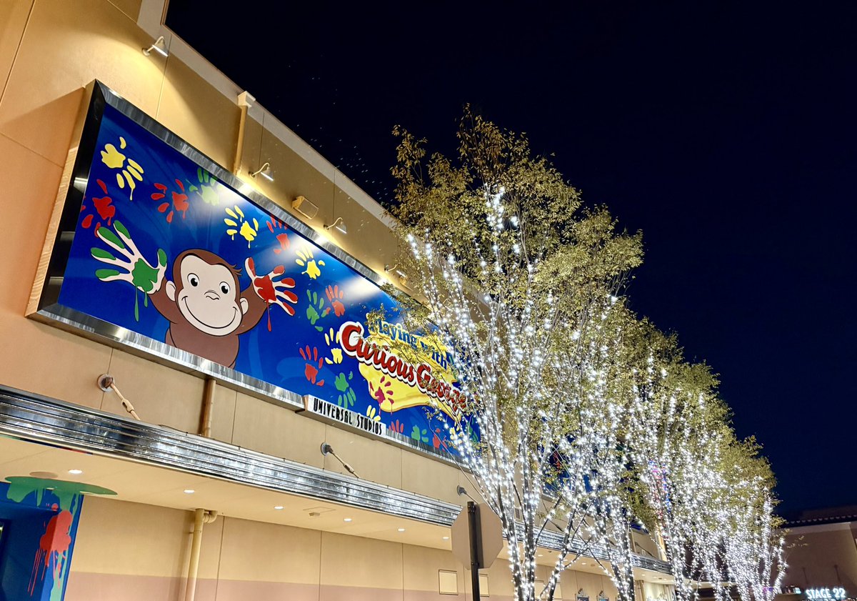 skrmu's tweet photo. 本日はユニバーサルなジャパンを満喫🌏
薬屋のひとりごととSPY×FAMILYのコラボもしっかり堪能してとても歩いた1日だった！
久しぶりのキャッスルウォークとおさるのジョージも楽しかったし、ミニオンの銃でバンバンするのも面白かった〜✨ https://t.co/eRu4QhwDMV