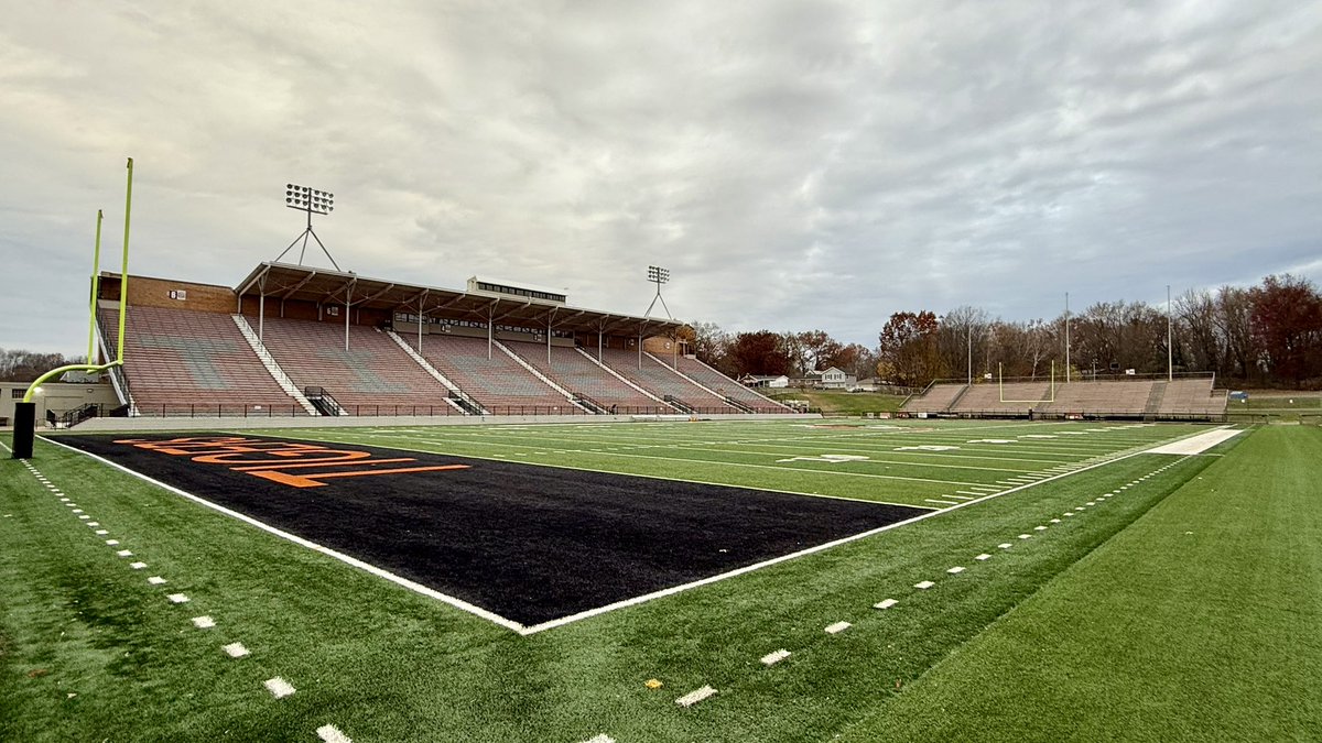 College Football Campus Tour tweet media