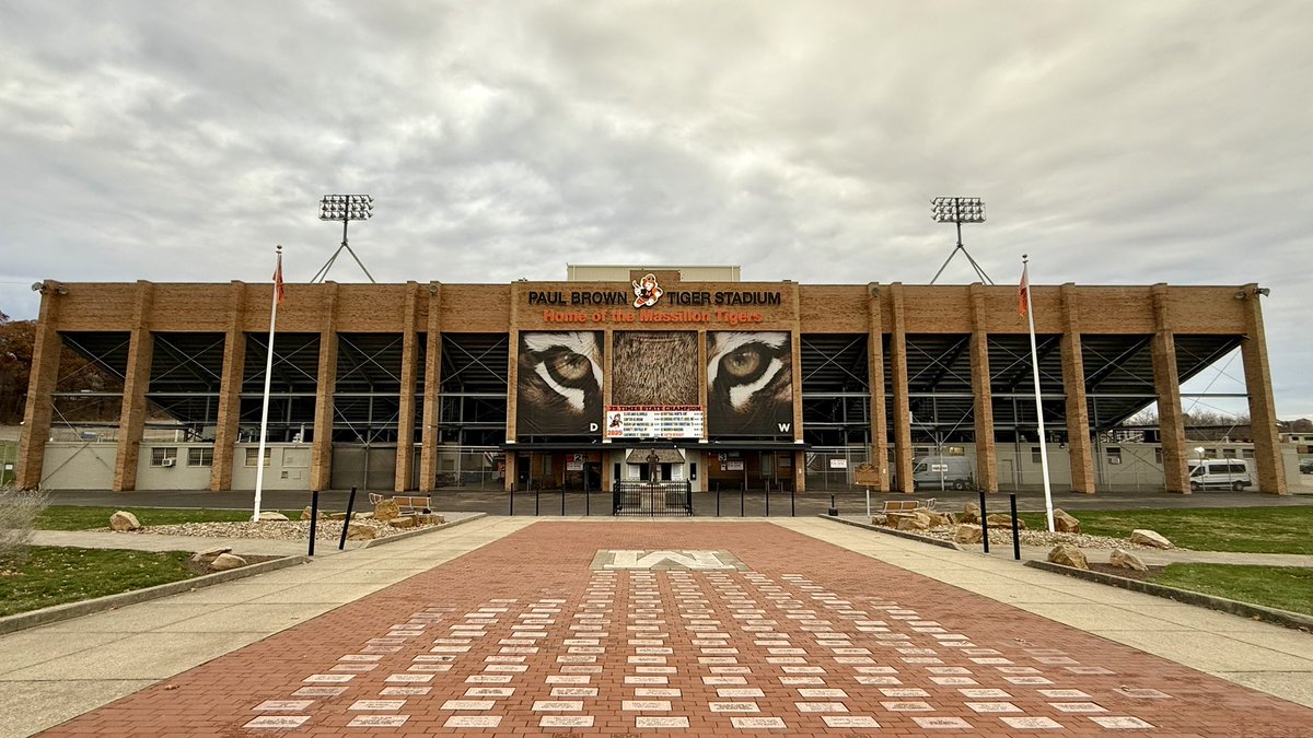 College Football Campus Tour tweet media