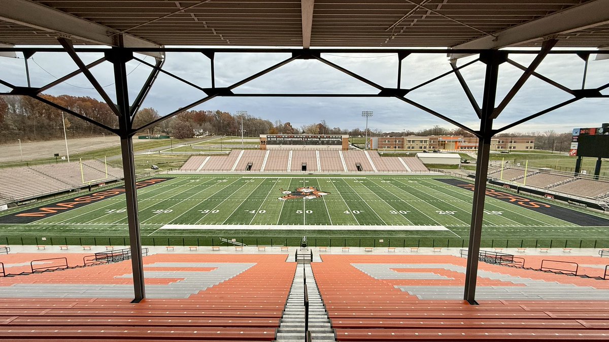 College Football Campus Tour tweet media