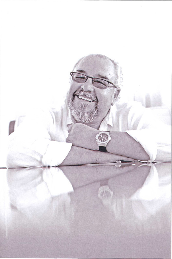 Academiadecine's tweet photo. Muere Julio Fernández, fundador del grupo Filmax. Era miembro de la Academia de Cine. https://t.co/4m7gMa6eoO