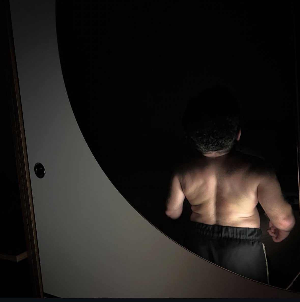 tastamamsikinti's tweet image. Tırnaklarını sırtımda kır 😉