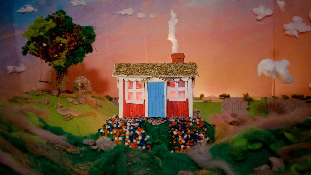 janvandijkDIY's tweet photo. @dave_krugman I make videos often using stop motion and self made miniature sets to explain something, here are some stills https://t.co/5LOLu8RO7R