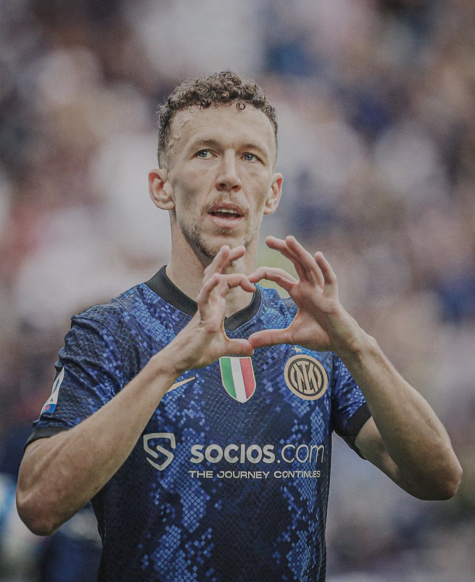WorldInterFC's tweet photo. "Apoyaré al #Inter incluso si mi capitán es del Milan". 🖤💙🇭🇷 #UnoDiNoi #ClimaDerby #DerbyDellaMadoninna https://t.co/B2CI1n6MGF