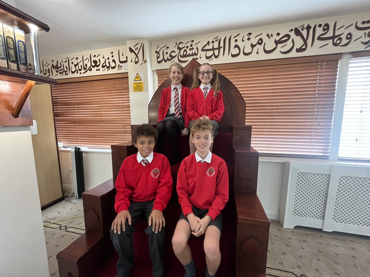 CCJacademy's tweet image. Our 6C and 6F students had a fantastic and informative visit to the Islamic Centre today! They were fully engaged learning about the Five Pillars of Islam and respectfully explored the beautiful prayer room. A great day of cultural understanding 📚🌍@LEOacademies #WeAreLeo 🦁🧡