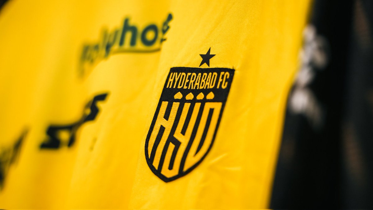 kevbmat's tweet image. A shot from my collections 🟡⚫

Hyderabad FC (IND 🇮🇳)

2019-2025 🪦

A club which existed just to defeat Kerala Blasters in the 2021-2022 Indian Super League Finals. (The only star in their crest ⭐)

@HydFCOfficial ➡️ @OfficialSCDelhi 

#HyderabadFC #IndianFootball