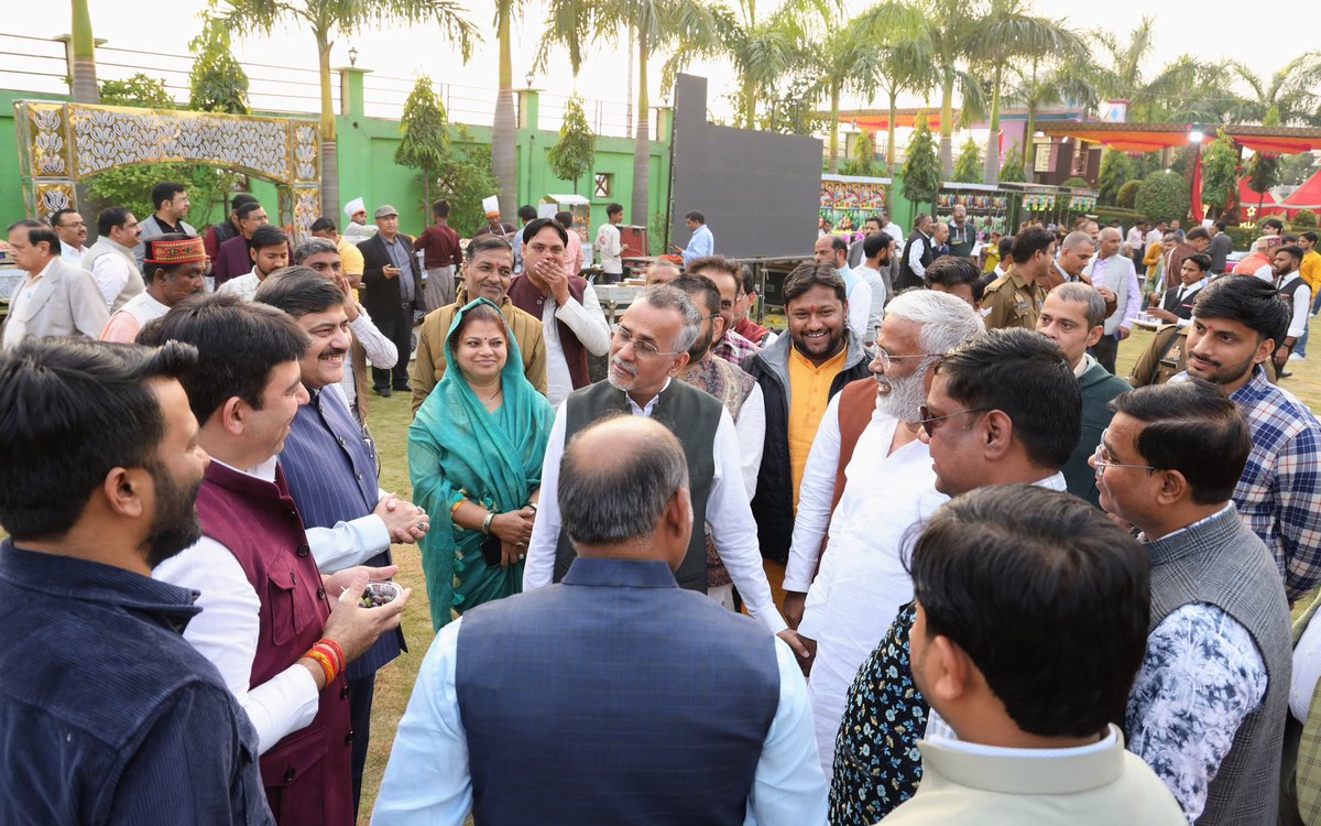 आज औरैया में वरिष्ठ पत्रकार श्री सद्गुरु शरण अवस्थी जी के ज्येष्ठ पुत्र के तिलकोत्सव कार्यक्रम में सम्मिलित होकर परिवार जनों को शुभकामनाएं प्रेषित की।