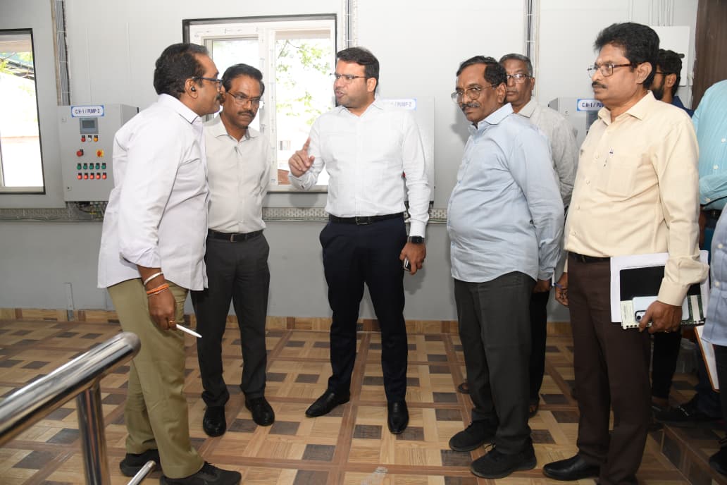 GVMC_VISAKHA's tweet photo. GVMC Commissioner Shri Ketan Garg, IAS, inspected the 10 MGD Water Supply Pumping Station at Sundarayya Colony, Zone-6, Gajuwaka, and directed Water Supply Engineers to strengthen maintenance and ensure daily water quality testing across all pumping stations under GVMC limits.

During the inspection, the Commissioner reviewed the SCADA system, pump operations, power control room, water treatment processes, filtration output, and overall drinking water supply mechanisms. Engineering officials also presented a detailed PPT on water inflow, filtration quality, and supply distribution to Gajuwaka.

He instructed engineers to:
✔ Conduct daily water quality tests as per SOP
✔ Send samples to labs and maintain proper registers
✔ Train Ward Amenities Secretaries on water supply operations
✔ Improve station cleanliness and enhance greenery
✔ Ensure timely collection of water charges for financial sustainability

GVMC continues to work towards providing the public with safe, clean, and reliable drinking water.

#GVMC #Visakhapatnam #KetanGarg #WaterSupply #WaterQuality #CleanVizag #EcoVizag #SwachhBharat #PlasticFreeVizag #SayNoToPlastic

@AndhraPradeshCM
@Ketangargmickey
@SwachhBharatGov
@SwachhaAndhra
@SwachSurvekshan
@swachhbharat
@MoHUA_India
@AmritMahotsav
@CDMA_Municipal
@pibvijayawada