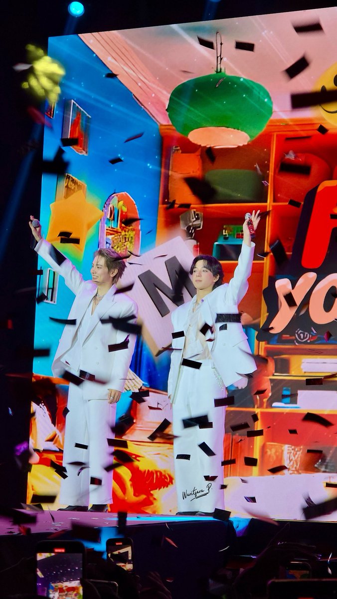 KhunPrae26's tweet image. “ ไม่ต้องมองเห็นเราก็ได้ แต่อยู่ให้เรามองเห็นไปนานๆนะ ” 

 #maxkybas #6CODE #MaxkyBas1stFM