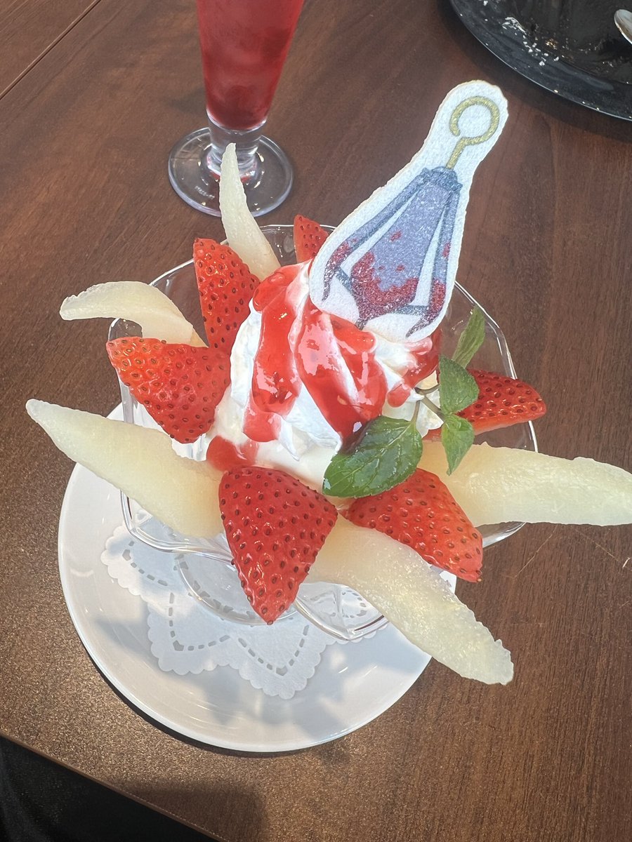 mayn_tw's tweet photo. パフェこわすぎ https://t.co/7kJ3dEcGNo