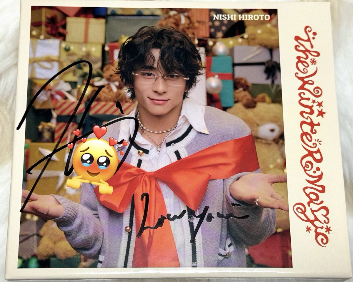 サンタさん来ました サイン入りユニバBOX 😭😭😭 本当に涙。ありがとう