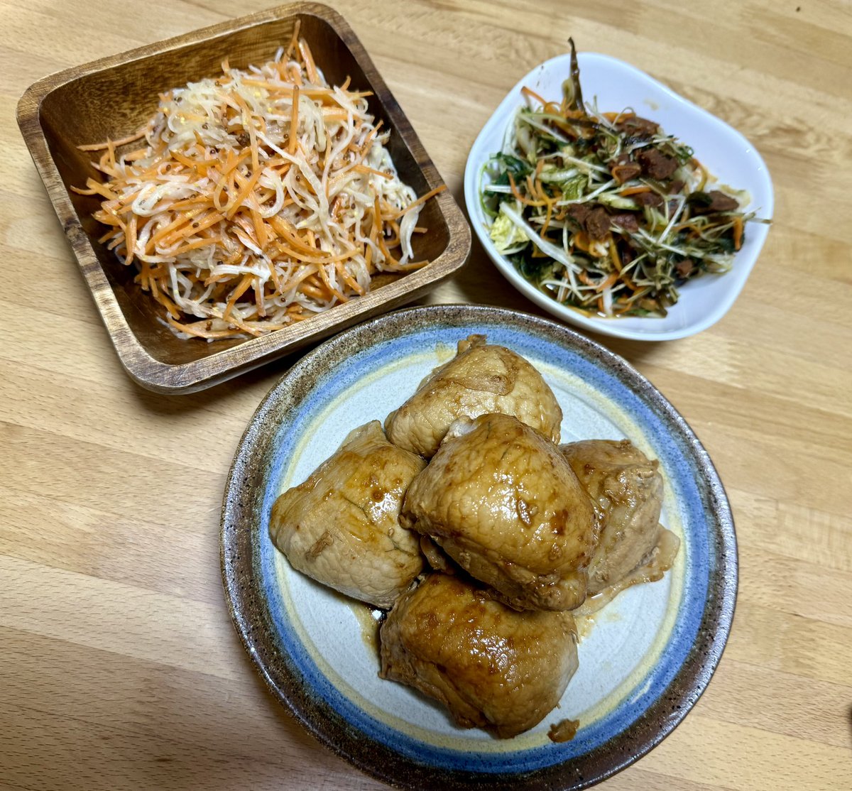 今日は岡山おろし、大阪まで移動しバラ積み🚛
バラ4トン荷でよかった〜
娘は練習🥋
夜ご飯
ゆで卵の肉巻き
大根とにんじんのマスタード和え
水菜のカツオ昆布炒め

#夜ご飯 #おうちごはん #大型貨物