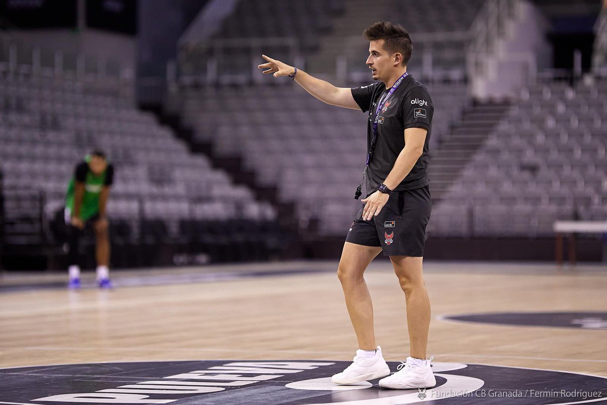 🫡 Ya tenemos lista para las “Ventanas FIBA”. 

😍 El granadino <a href="/7Alvaroct/">Álvaro Cárdenas</a> y <a href="/Lluiscosta15/">Lluis Costa</a> estarán en la primera convocatoria de Chis Mateo al frente del combinado nacional. 

🙌 A su vez, <a href="/Arturorc14/">Arturo Ruiz Coin</a> irá dentro del cuerpo técnico como responsable de vídeo.