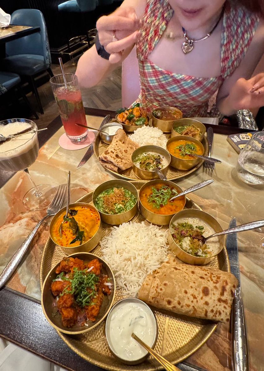 gardeniamaza's tweet image. The sun is shining brightly, making lunchtime even more wonderful. A delicious meal, a happy mood—I share this simple happiness with you all.