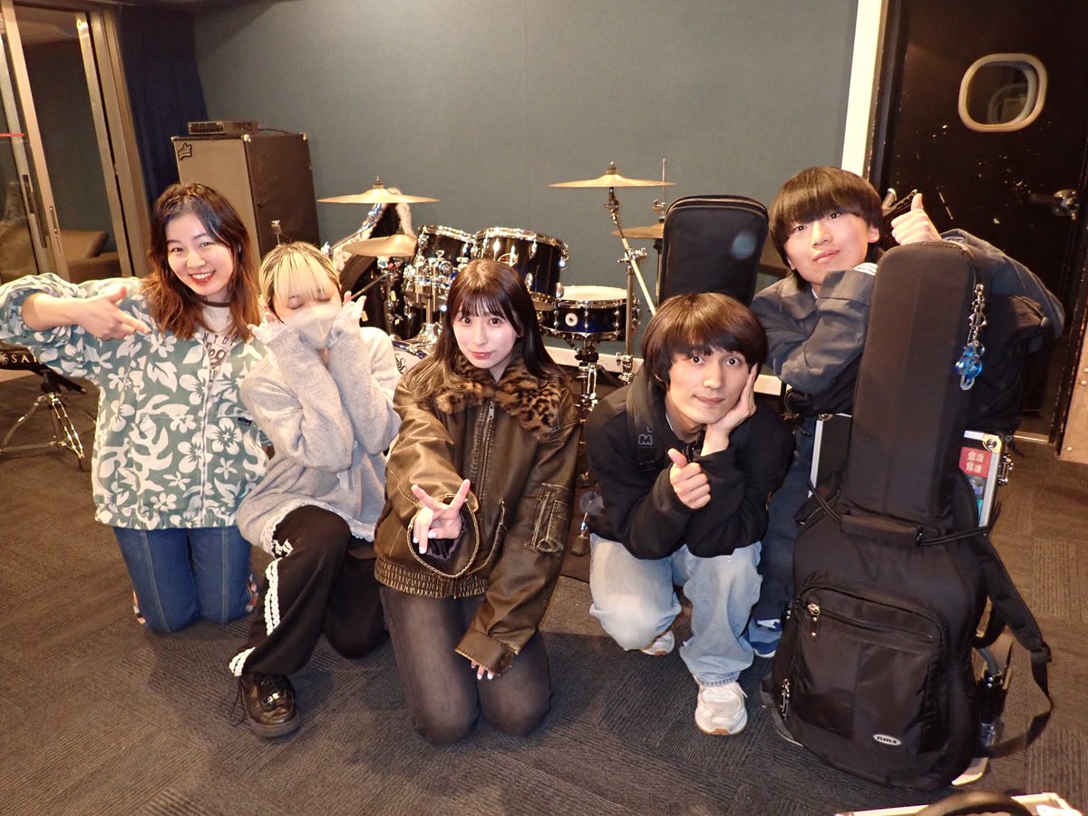 maro_kannagi's tweet photo. 11/29ワンマンライブのバンドメンバー
激アツです𐔌՞⁔т · т⁔՞𐦯❤️‍🔥🔥

ぜったいみにきて‼️

🎫https://t.co/4DKOdQnSFl https://t.co/0iM9EuSO6w