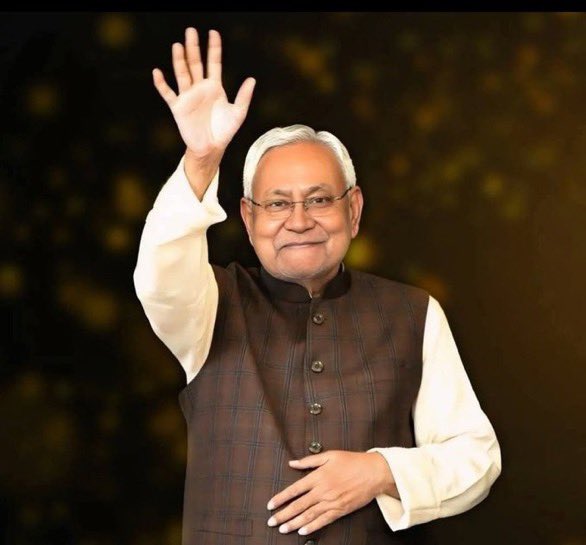 Chitra_speak's tweet image. बिहार में खेला होने वाला है- सूत्र 

बीजेपी नीतीश कुमार को मुख्यमंत्री नहीं बनाना चाहती और चाचा को मुख्यमंत्री बनने से कोई रोक नहीं सकता।