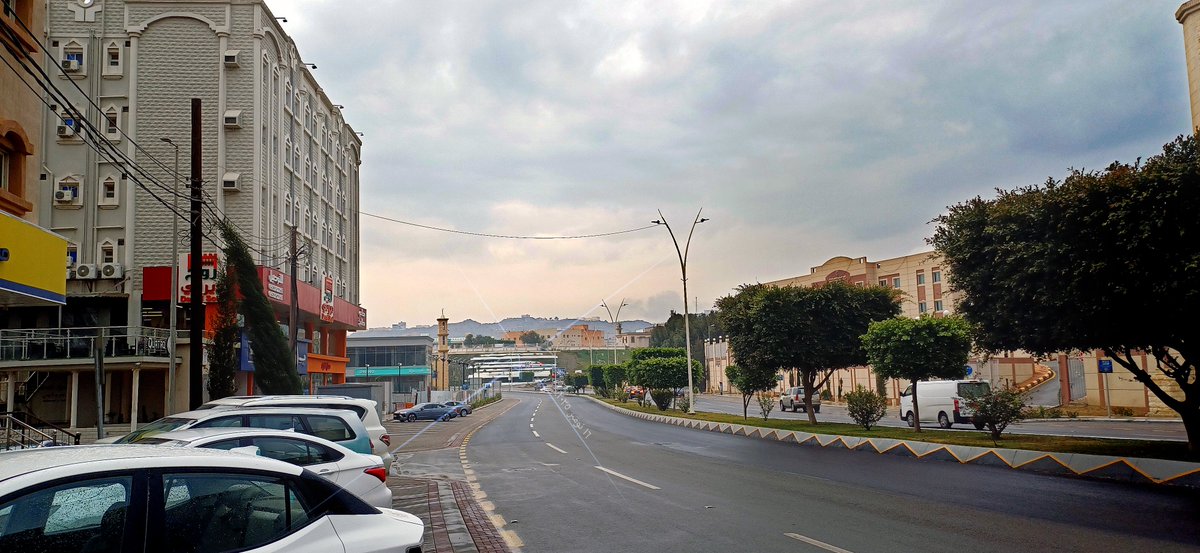 _7zero7_'s tweet image. کِتنے ھِي دِن تُمہاري زِندگي میں ایسے آئے جب تُمہیں لگا تھا کہ تُم نہیں گُزار پاوؑ گے لیکِن تُم نے گُزارے..