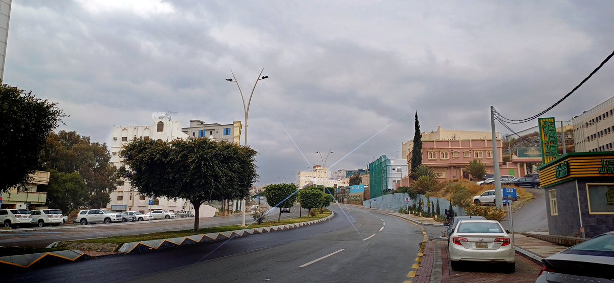 _7zero7_'s tweet image. کِتنے ھِي دِن تُمہاري زِندگي میں ایسے آئے جب تُمہیں لگا تھا کہ تُم نہیں گُزار پاوؑ گے لیکِن تُم نے گُزارے..