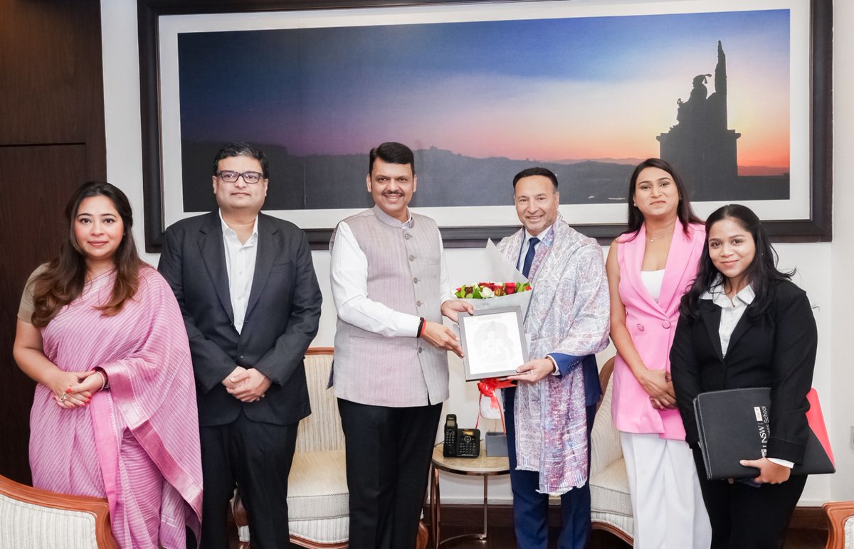 The National Chair of AIBC with his team called upon CM Devendra Fadnavis in Mumbai today. 
They discussed ways to strengthen the economic cooperation between Maharashtra and businesses in Australia. 
AIBC expressed their interest in hosting a Maharashtra Expo in Australia and
