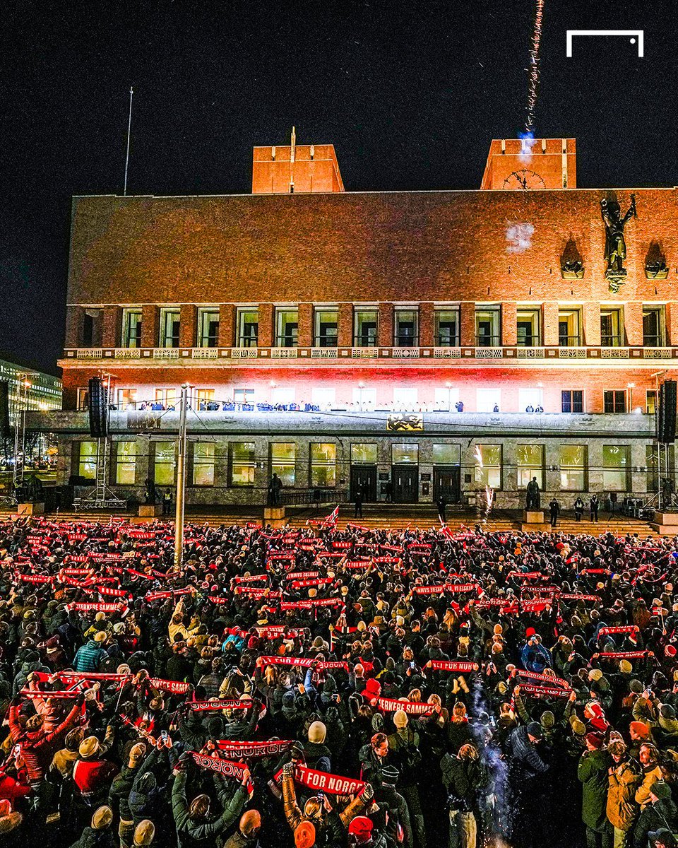 GOAL_ID's tweet image. Kota Oslo Tidak Tidur 🎉

Sambutan meriah untuk tim nasional Norwegia setelah lolos ke Piala Dunia 2026 🏆🇳🇴

Terakhir kali Norwegia bermain di pesta sepak bola terbesar di dunia itu adalah pada tahun 1998 🇫🇷
