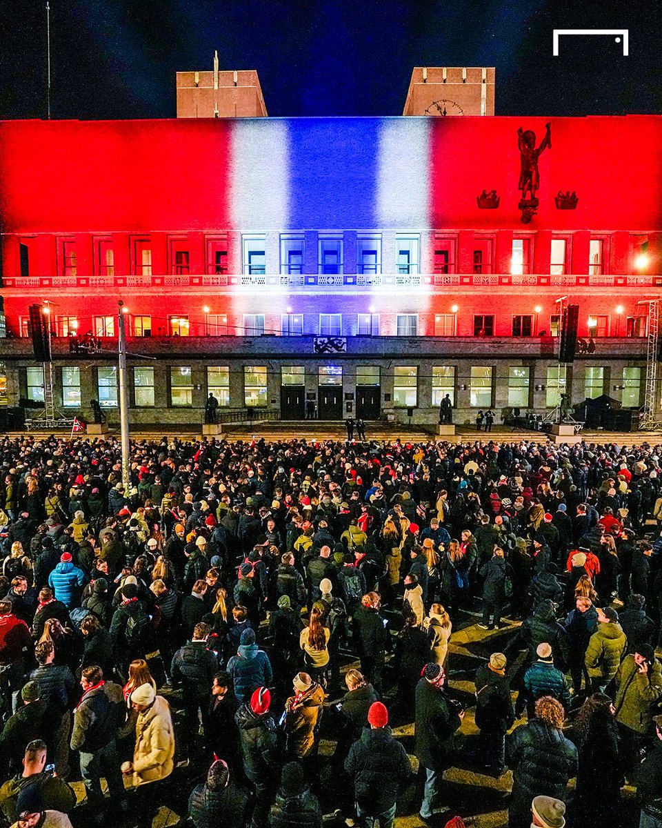 GOAL_ID's tweet image. Kota Oslo Tidak Tidur 🎉

Sambutan meriah untuk tim nasional Norwegia setelah lolos ke Piala Dunia 2026 🏆🇳🇴

Terakhir kali Norwegia bermain di pesta sepak bola terbesar di dunia itu adalah pada tahun 1998 🇫🇷