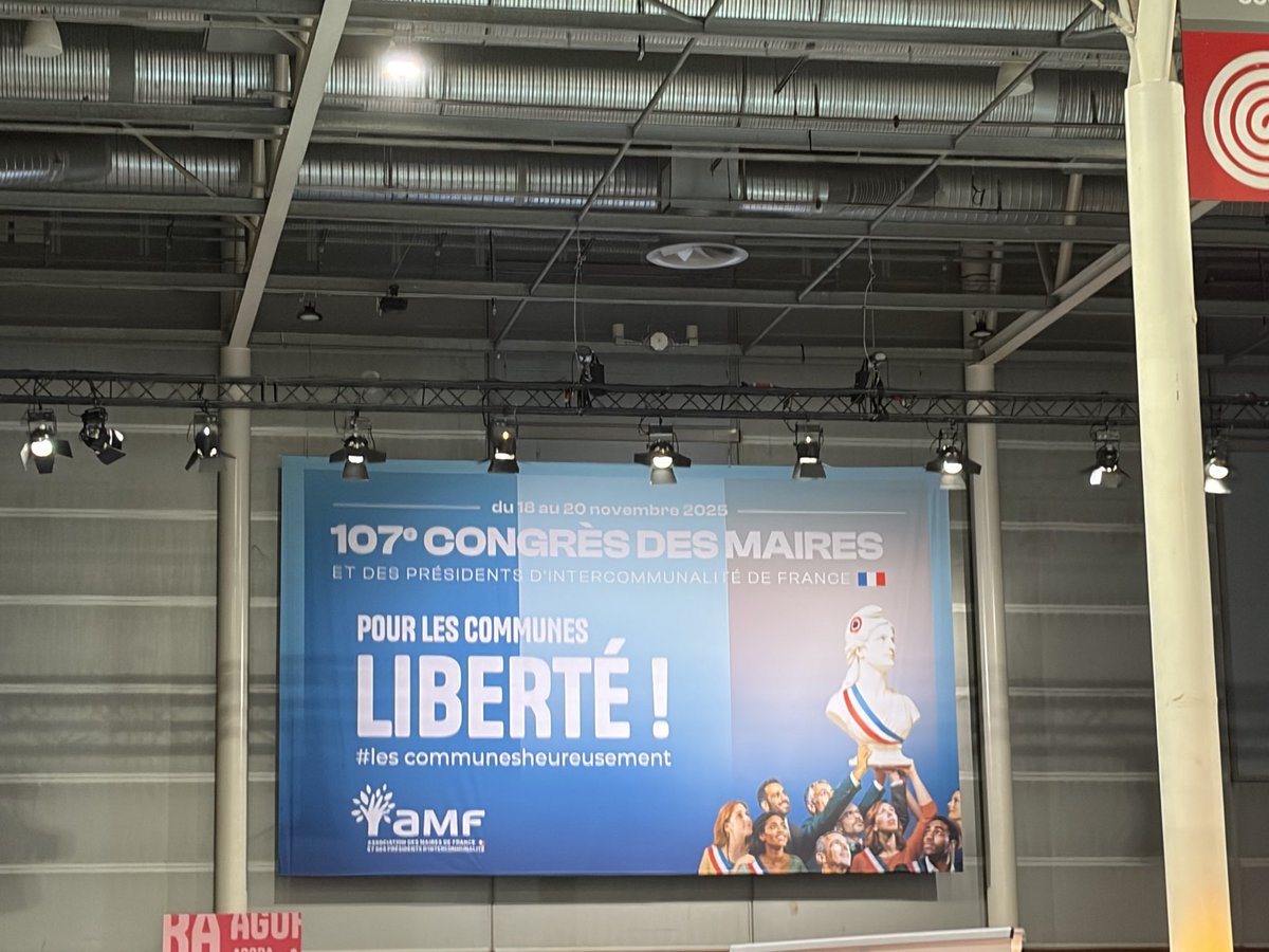 didierlegac's tweet image. Le 107ème congrès des maires, c’est parti ! Dès ce matin, porte de Versailles pour participer avec la ministre de @FrancoiseGatel à une table ronde sur le statut de l’élu local. Pour #simplifier, #encourager et #sécuriser l’exercice du mandat #démocratielocale @AMF_29 @l_amf