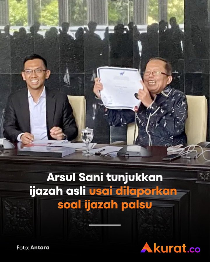 Keren! Sat set gak banyak omong, langsung tunjukkan ijazah asli. Ini baru pejabat publik sejati.