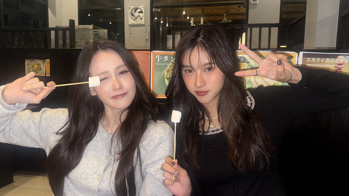 jaoyngs's tweet image. ㅤ
                       へ                     ╱|、
                 ૮  -   ՛ )                (`   -  7
                 /   ⁻  ៸|                  |、⁻〵
           乀 (ˍ, ل ل                 じしˍ,)ノ