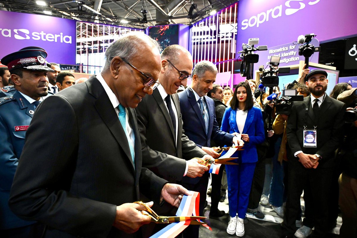 NunezLaurent's tweet image. C’est avec beaucoup d’honneur, et aussi beaucoup d’attentes, que j ai inauguré ce matin la 24e édition du salon #Milipol Paris, en compagnie de mes homologues singapourien et qatari. Avancées technologiques pour la protection de nos concitoyens, qualité de la relation entre