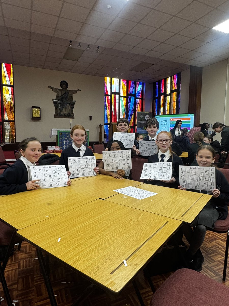 A huge welcome to our feeder primary schools who joined us this morning for a brilliant craft workshop with our Gift Ambassadors 🎨✨ Lovely to see everyone getting involved and showcasing their creativity! #stmonicasrchs_update @stoc_cat #stmonicasrchs_giftteam