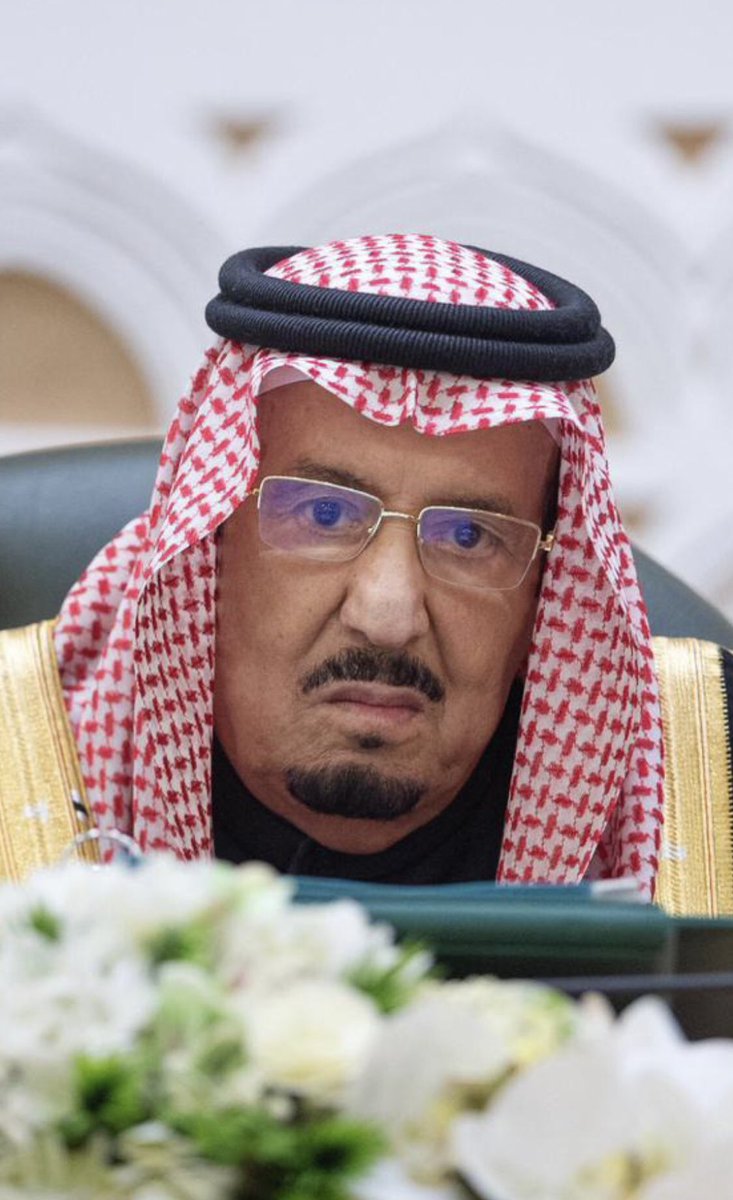 #خادم_الحرمين_الشريفين يرأس جلسة #مجلس_الوزراء في الرياض.