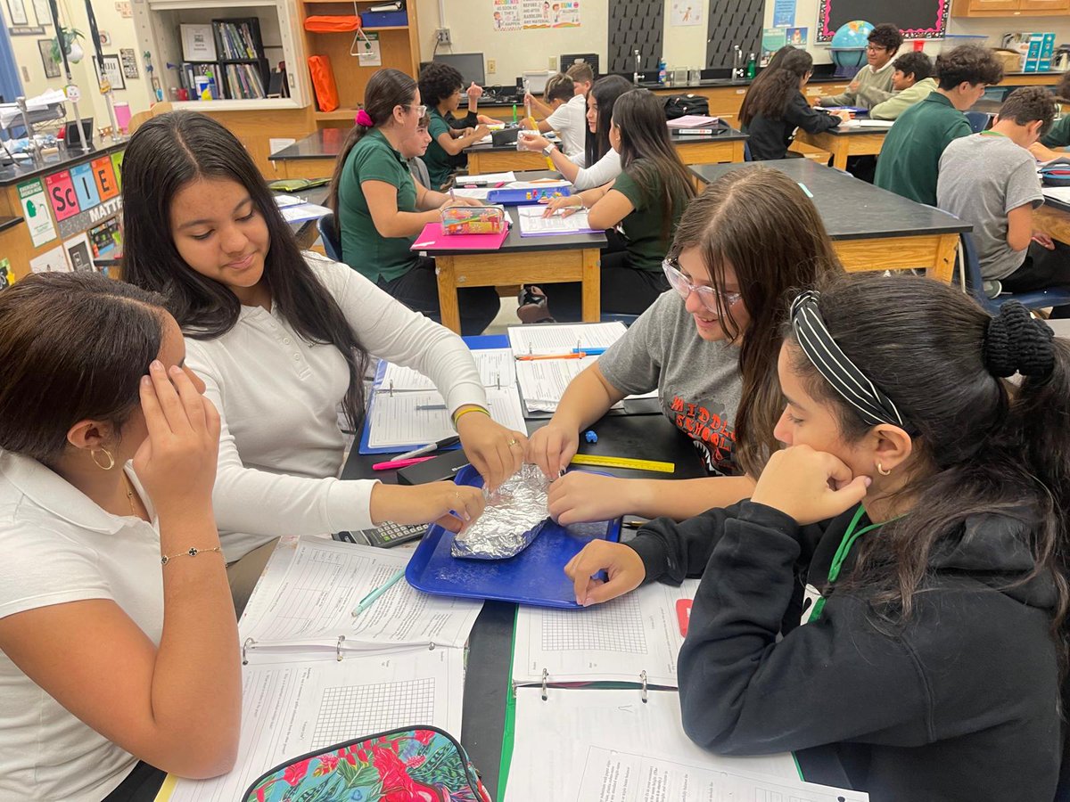 MAMilamK8's tweet image. Calculating the effects of a boat’s volume, based on the amount of mass it can carry. 🥼🤓🛥
#iammilam
#YourBestChoiceMDCPS
@MDCPS @SuptDotres @MDCPSNorth @MDCPSSci @aniteach @YeseniaAponte05 @RobertoAlonsoFL