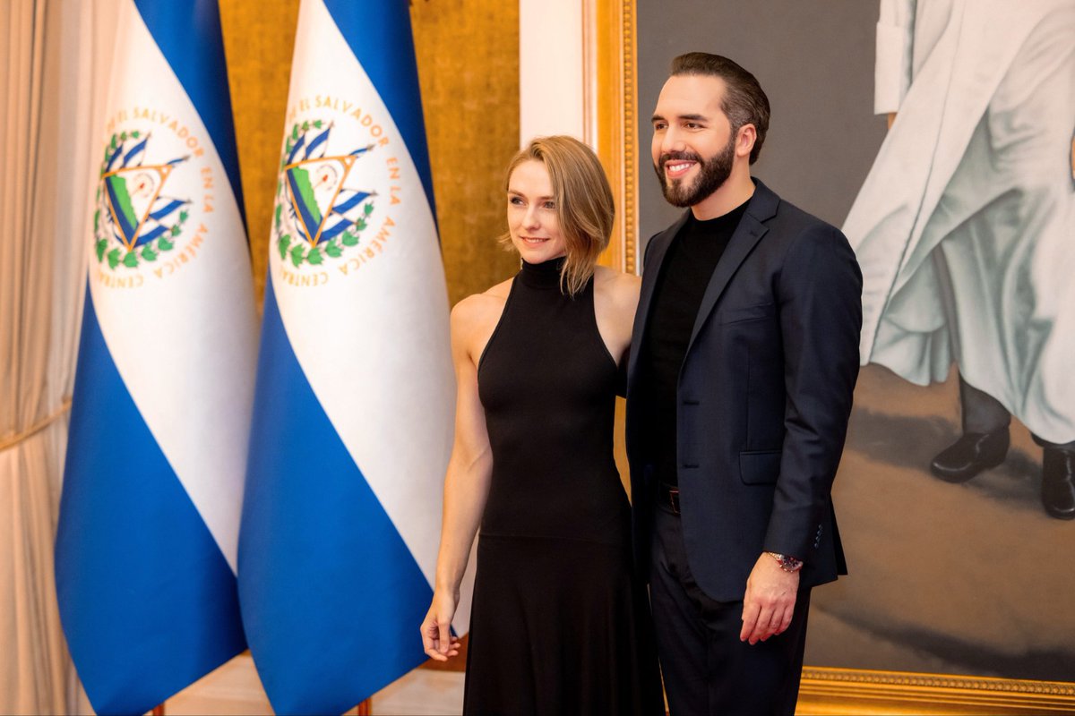 VMillenium's tweet image. 📌 “El presidente @nayibbukele tiene un fuerte liderazgo y ha logrado transformar a El Salvador en uno de los países más seguros”, afirmó la escritora Lina Seiche, destacando el Plan Control Territorial y el régimen de excepción como pilares en la lucha contra el crimen.