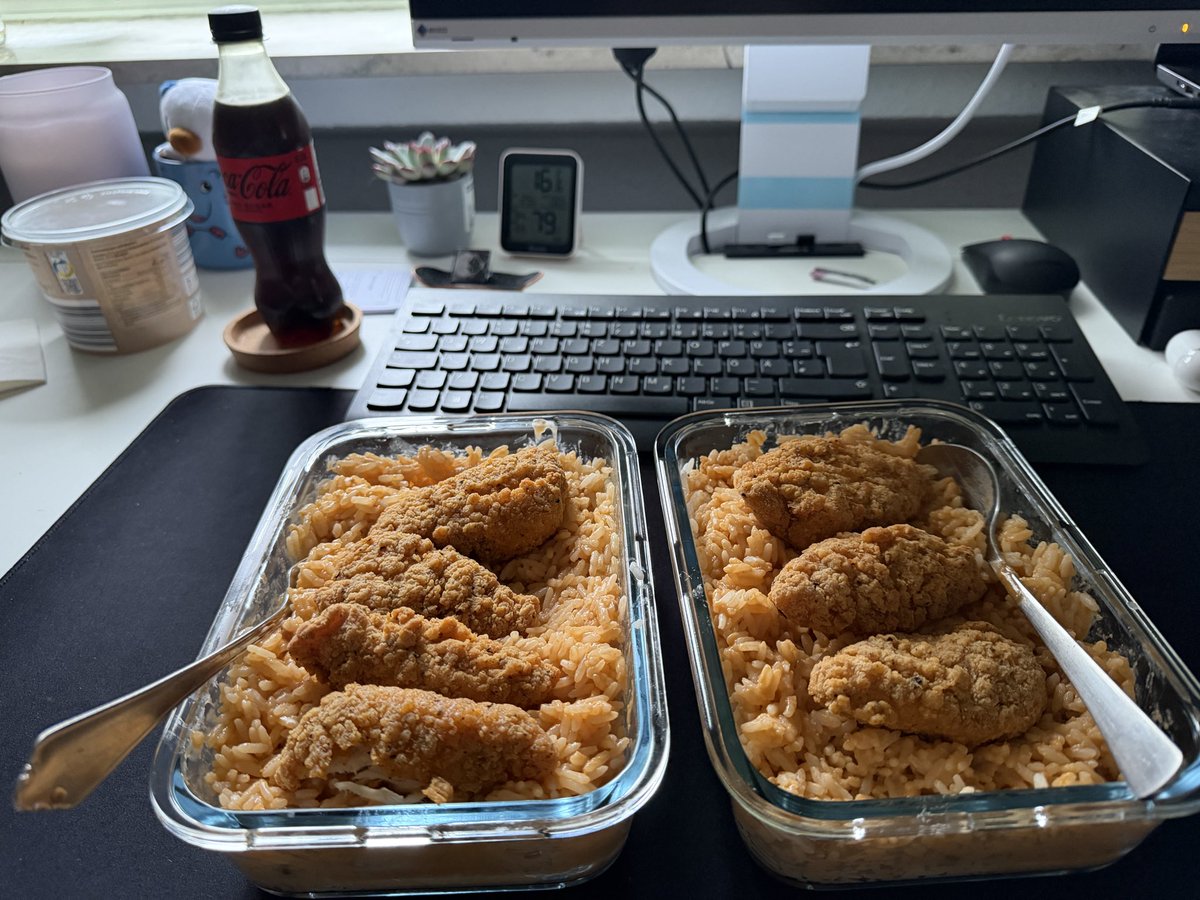 Rot4rschPavian's tweet photo. hab ich gekocht? #traphousekitchen #werdieheatnichtverträgthatinderkitchennixverloren https://t.co/YNYdqs95UB