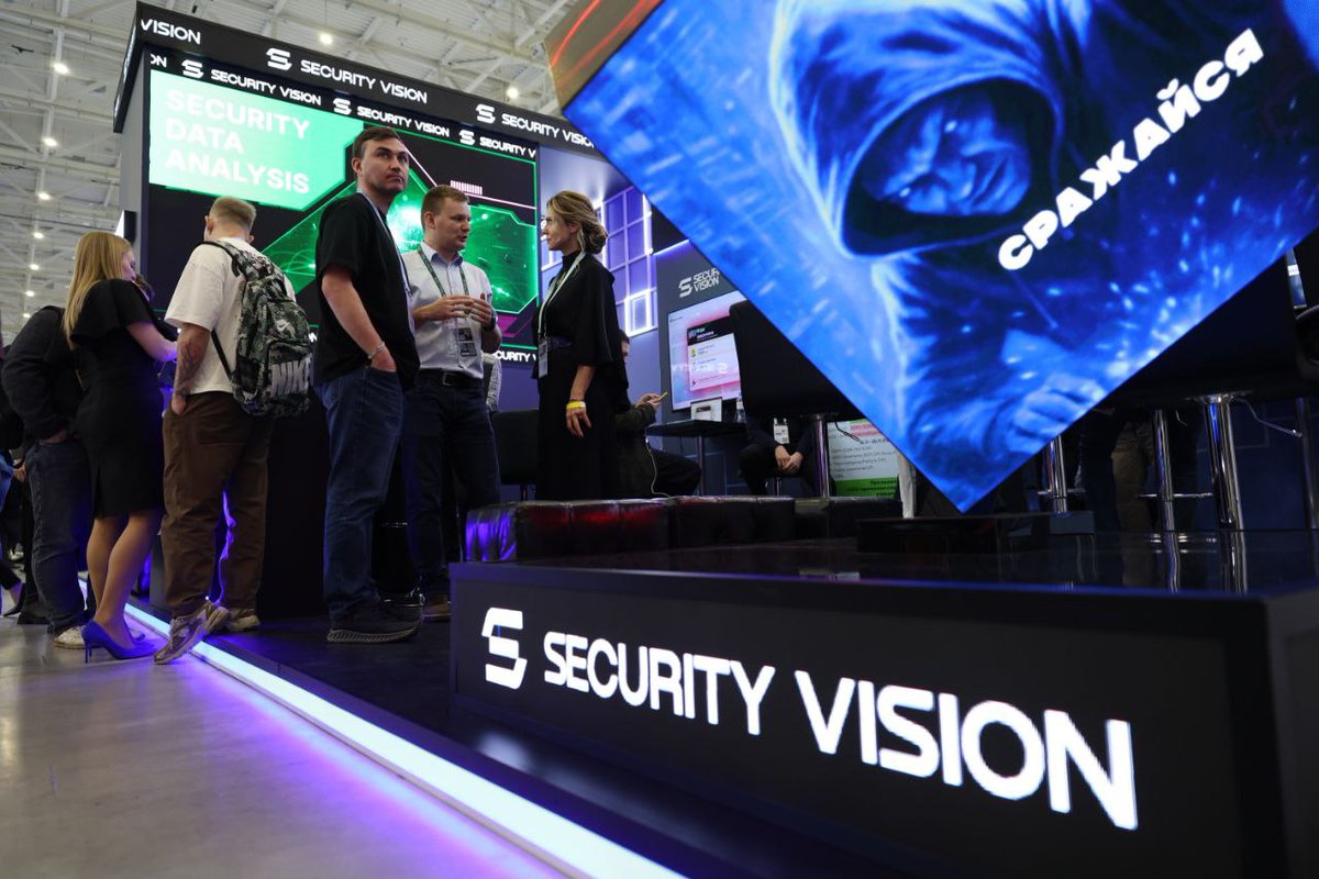 _SecurityVision's tweet image. 🔔 Второй день на SOC Forum 2025 стартовал! Ждём всех на нашем стенде и на выступлениях наших экспертов!