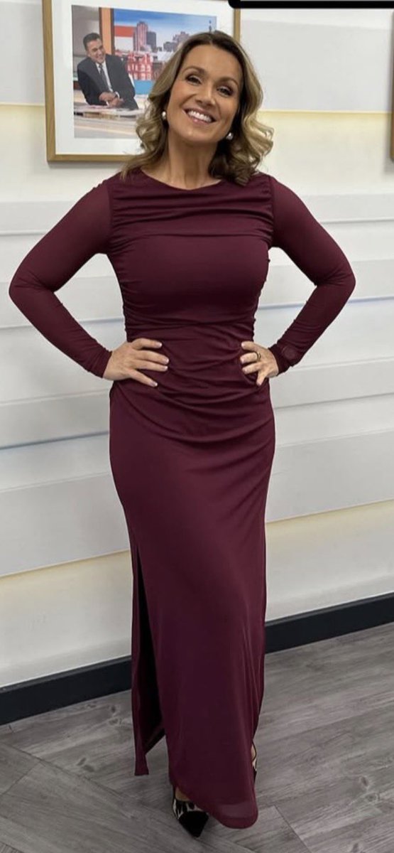 Susanna Reid looking absolutely gorgeous and so sexy in this tight dress !!!