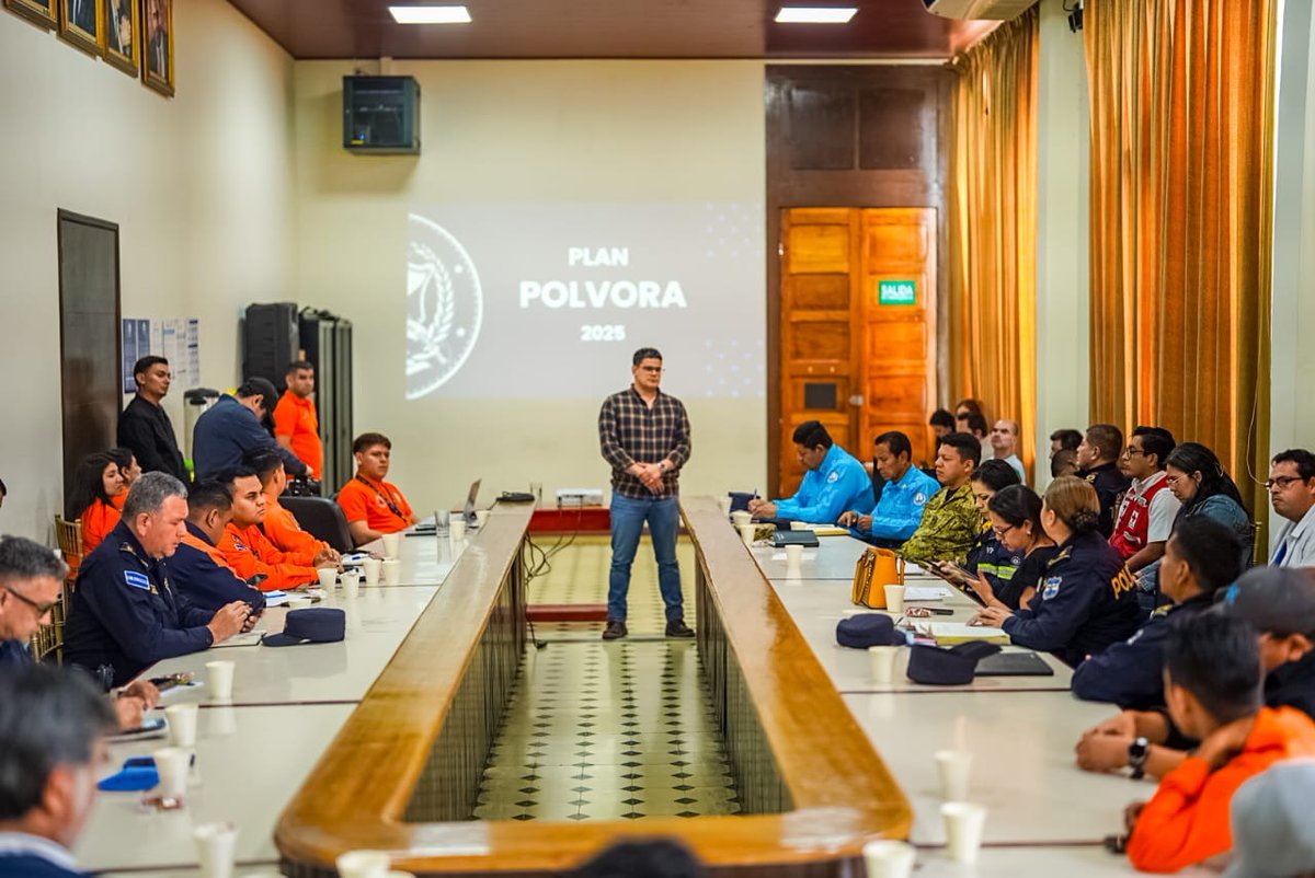 VMillenium's tweet image. 🎆🛡️ La alcaldía de San Salvador Centro lanzó el Plan Pólvora 2025 para garantizar unas fiestas seguras. Serán autorizados 15 puntos de venta y 305 comerciantes de pirotecnia, cumpliendo medidas de protección para población y vendedores.
#SanSalvador #PlanPólvora2025…