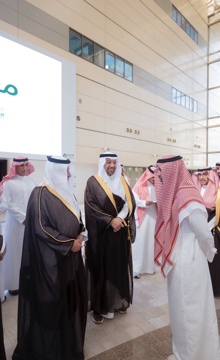 Mesh20o's tweet photo. يسعدني أن أتقدّم بخالص الشكر لـ معالي الدكتور منير بن محمود الدسوقي رئيس مدينة الملك عبدالعزيز للعلوم والتقنية @munireldesouki ، ولـ معالي المستشار في الديوان الملكي المشرف العام على مركز الملك سلمان للإغاثة والأعمال الإنسانية، معالي الدكتور عبدالله الربيعة @KSRelief ، على تكريمهم ودعمهم للمتطوعين في مبادرات المركز.
تكريم نعتز به ويدفعنا لمواصلة العطاء في خدمة العمل الإنساني والإغاثي. 💚🇸🇦
#كاكست