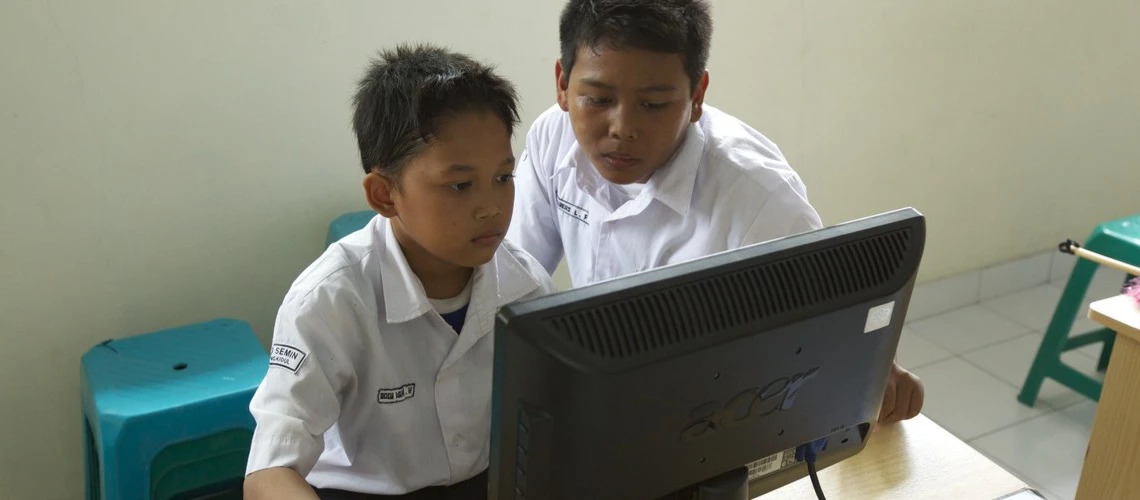 Banquemondiale's tweet image. #Numérique | Le futur du développement sera numérique et humain à la fois.
Découvrez comment les pays peuvent tirer parti de la technologie tout en réduisant la fracture numérique.
🔍 wrld.bg/O8M850Xp5z6